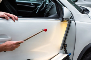 WINDSHIELD VS AURORA AUTO BODY EXPERTS